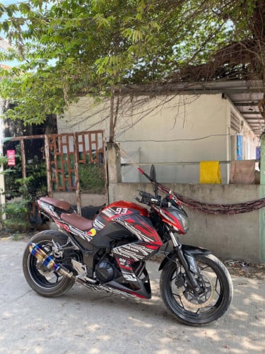 Z250 មានពន្ធកាត់ 1100$ចង់បានពិតចាំឆាតមក
