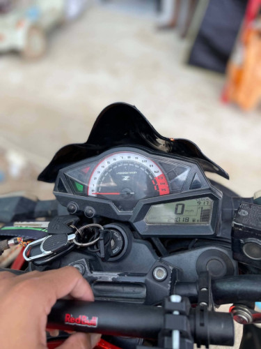 Z250 មានពន្ធកាត់ 1100$ចង់បានពិតចាំឆាតមក