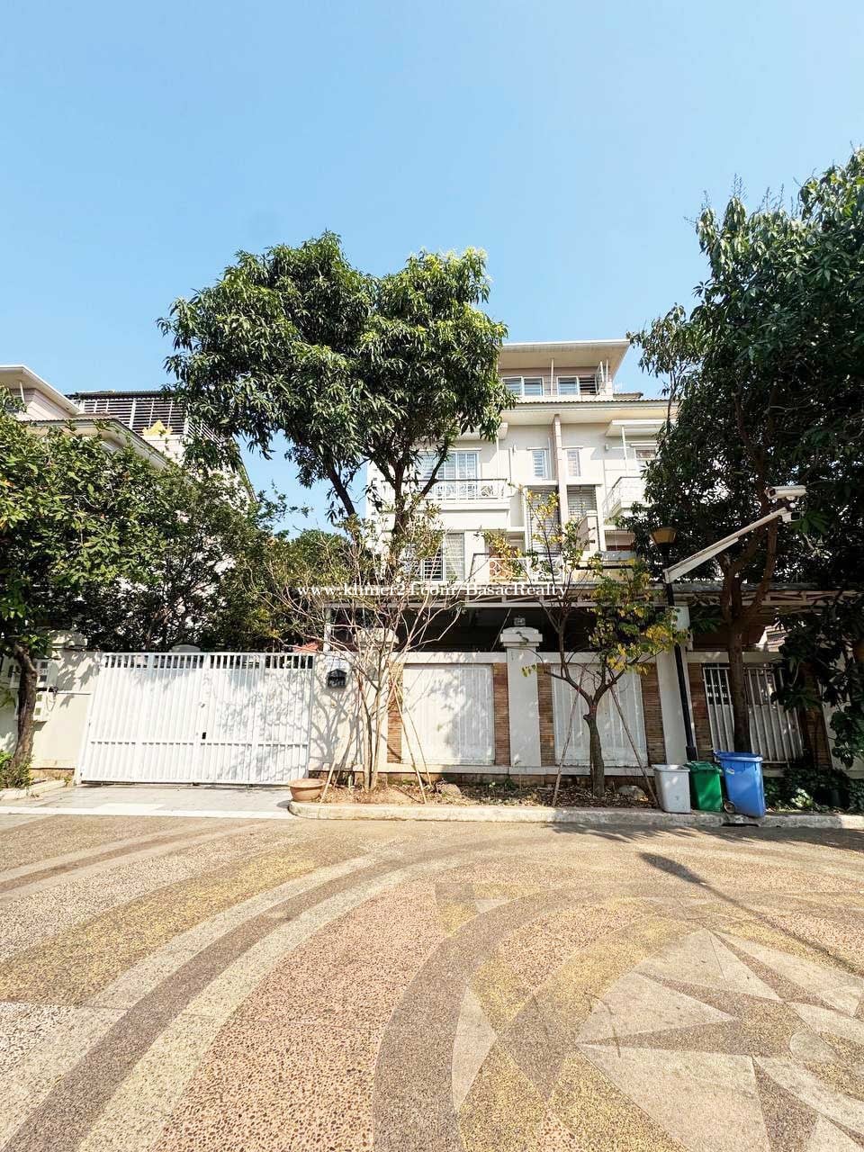 Twin Villa for Rent in Borey Penghuoth Boeung Snor
