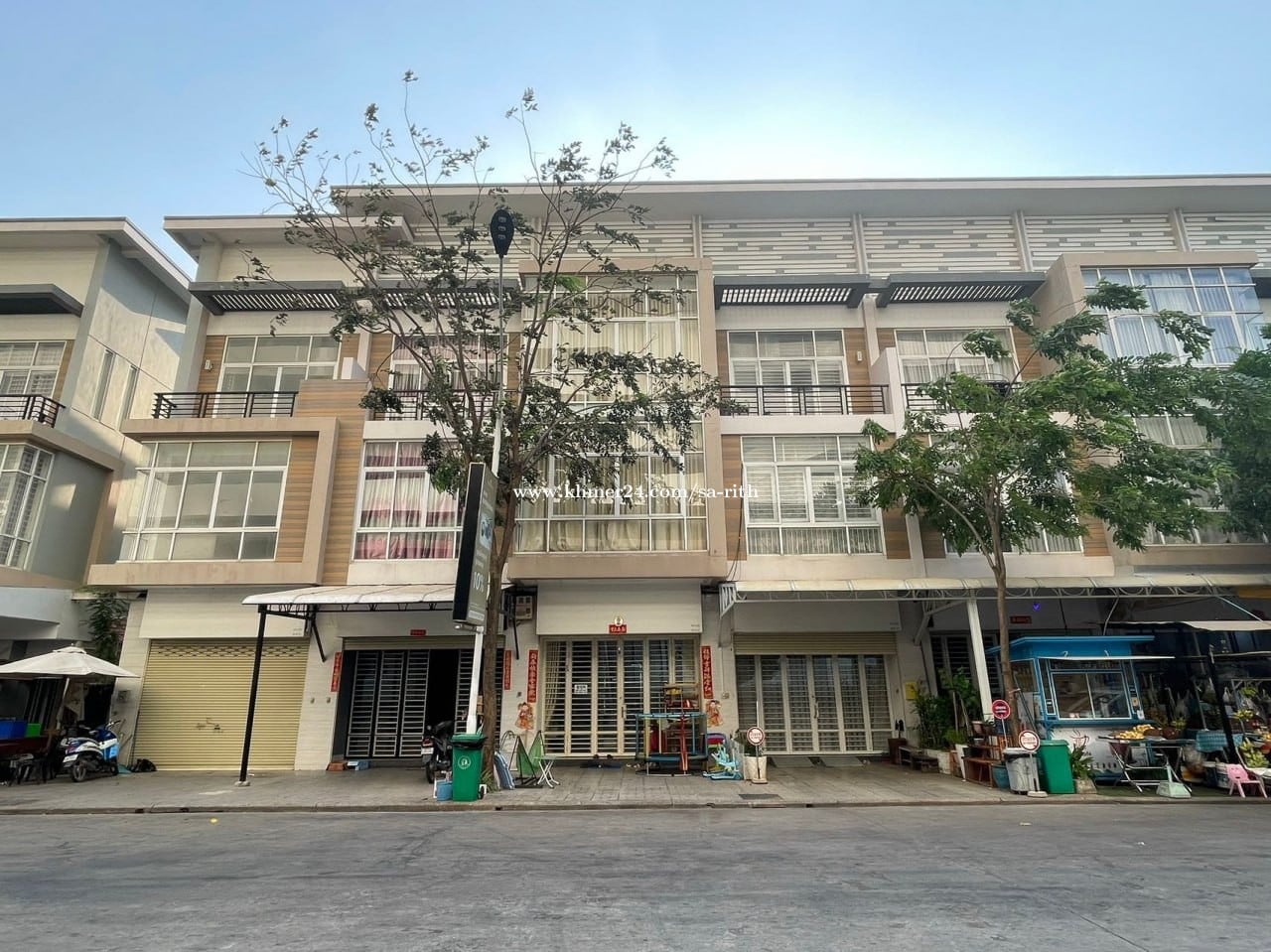 ផ្ទះអាជីវកម្មលក់