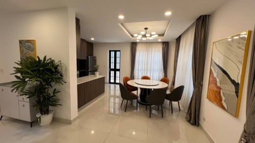 វីឡាសំរាប់ជួលនៅបុរីជិបម៉ុងហ្គ្រេនភ្នំពេញ