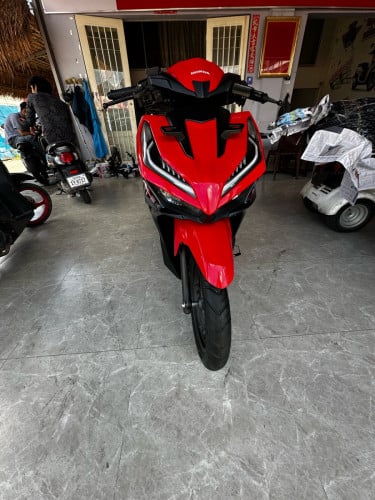 ម៉ូតូក្រដាស់ពន្ធ