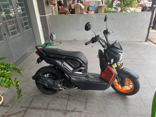 លក់បងៗ ម៉ូតូនៅម៉ាសុីនល្អ
