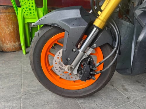 លក់បងៗ ម៉ូតូនៅម៉ាសុីនល្អ