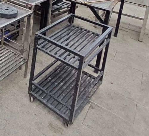 ធ្នេីដែក
