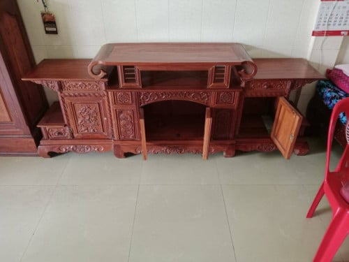 ឈេីប្រណិត