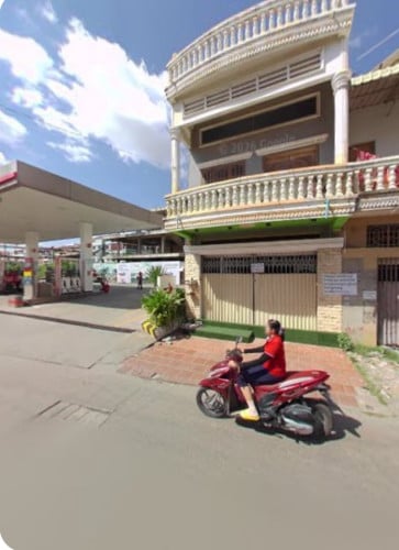 ផ្ទះលក់ជាប់កែង ផ្លូវធំ