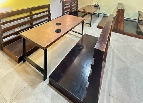 ឈុតតុកៅអីឈើ