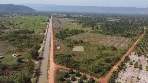 កំពតដីជាប់ប្រឡាយ