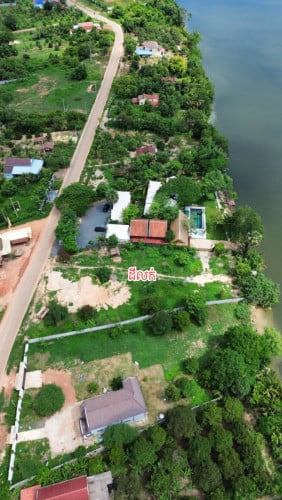 ដីជាប់ព្រែកទឹកឈូកំពង់គ្រែង