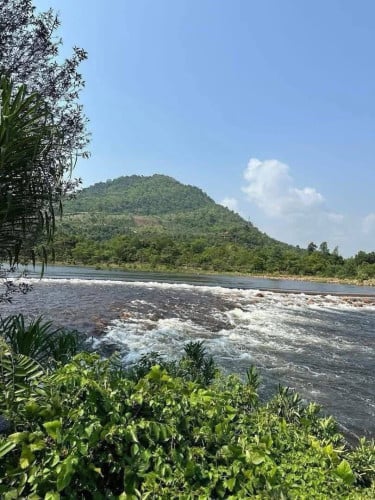 ដីជាប់ផ្លូវទឹកឈូ ជាប់ព្រែក