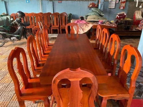 លក់តុបាយ គ្រែ ផ្សេងៗ