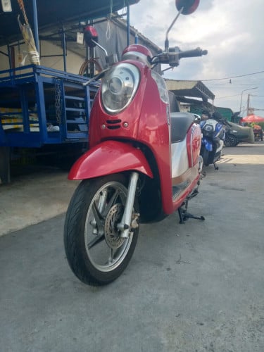 លក់ម៉ូតូស្តុបពី.015.700ចចារ.មានកាតគ្រី.0979969818.ទីតាំងភ្នំពេញ