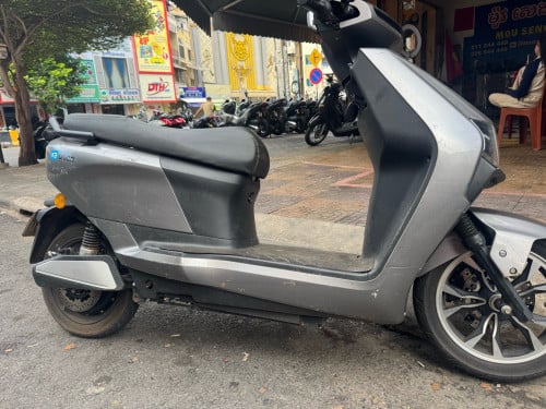 ម៉ូតូអគីសន៉180គីឡូ