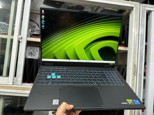 មួយទឹកខ្ចី ស្អាតដូចថ្មី 2.5k 165hz