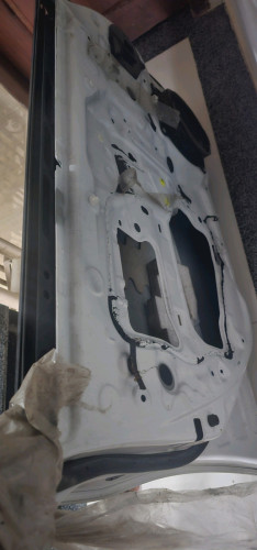 ទ្វារ 2013 Toyota Prius ពណ៌សកាម៉ៃ អាមេរិក