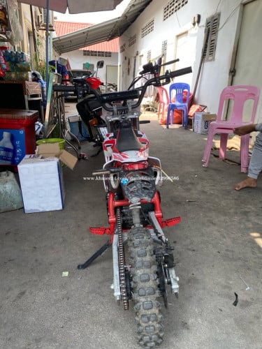 ម៉ូតូលក់បងៗម៉ាសុីននៅអេម អយ់ហុយ អត់លាន់ ទីតាំងភ្នំពេញ តម្លៃចរចាបានទៀត ដាច់320$