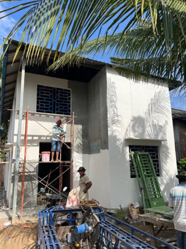 ផ្ទះលក់ 52000$ ចចារ ទំហំដី281 ម៉ែត្រការ៉េ សាច់ផ្ទះ 8x12 ផ្ទះសង់ហើយ ៩០%មានប្លង់រឹង អាចសង់តបានមួយជាន់