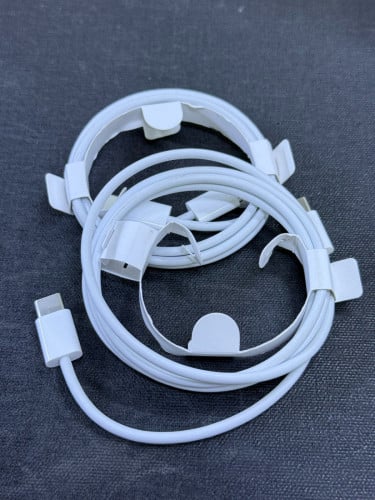 ខ្សែសាក Apple USB-C to USB-C Original ដកចេញពីប្រអប់ iPad