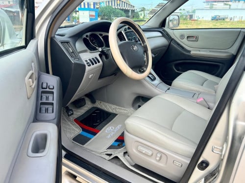 ឡាន​លក់​ Highlander 06 V4 ប៉ុង​ 1