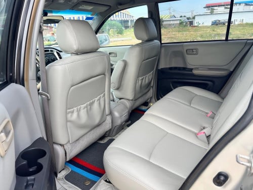 ឡាន​លក់​ Highlander 06 V4 ប៉ុង​ 1