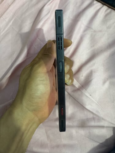 លក់ ឬដូរ Redmagic 8pro