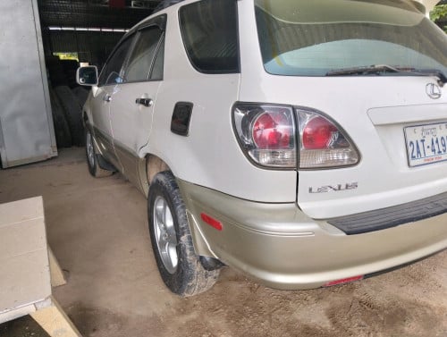 ឡានលក់rx300 P2បំពាក់ហ្គាសរួច