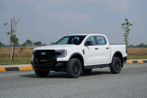 𝐅𝐨𝐫𝐝 𝐑𝐚𝐧𝐠𝐞𝐫 Sport 𝟑.𝟎𝐋 តម្លៃ 𝟒𝟖,𝟗𝟎𝟎$