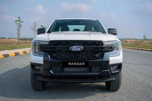 𝐅𝐨𝐫𝐝 𝐑𝐚𝐧𝐠𝐞𝐫 Sport 𝟑.𝟎𝐋 តម្លៃ 𝟒𝟖,𝟗𝟎𝟎$