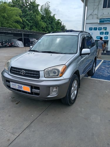 ឡានលក់Toyota RAV4 L 02 ប៉ុង1