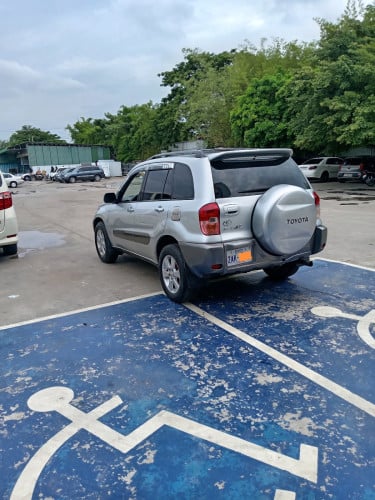 ឡានលក់Toyota RAV4 L 02 ប៉ុង1