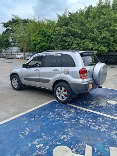 ឡានលក់Toyota RAV4 L 02 ប៉ុង1