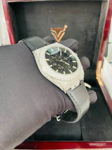 ⌚️ 𝗩𝗮𝗿𝗺𝗮𝗻 𝗧𝗵𝗲 𝗞𝗶𝗻𝗴 𝗠𝗮𝗷𝗲𝘀𝘁𝗶𝗰 នៅស្អាតដូចថ្មី មានតែ1គ្រាប់ទេស្អាតខ្លាំង