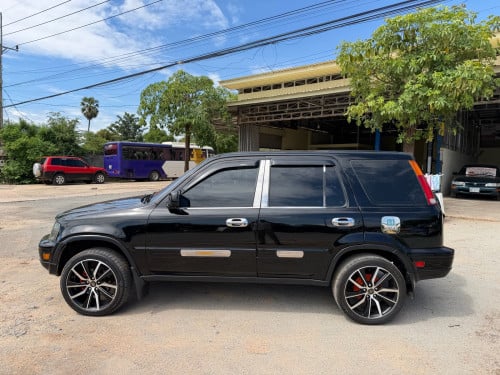 💥លក់CR-V ឆ្នាំ99 ឡានលេងហើយម៉ាអេម បង់រំលោះបាន✅