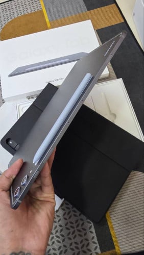 📲📲📲 : Samsung S10 plus wifiRam:12G Rom: 256G keyboard Color : Gray 99%