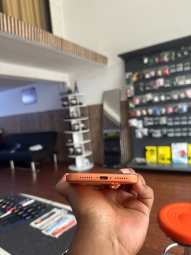 លក់ដាច់លុយ😑iPhone 17 Pro Max CH/A 950$ ឥវ៉ាន់អត់ស្កេន ថ្ម100% សាក189ដង