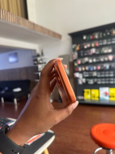 លក់ដាច់លុយ😑iPhone 17 Pro Max CH/A 950$ ឥវ៉ាន់អត់ស្កេន ថ្ម100% សាក189ដង