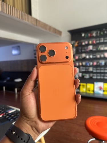 លក់ដាច់លុយ😑iPhone 17 Pro Max CH/A 950$ ឥវ៉ាន់អត់ស្កេន ថ្ម100% សាក189ដង