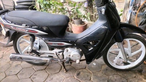 08កាតគ្រី
