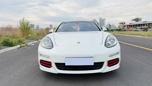 14年保时捷Panamera 4S四驱高性能版