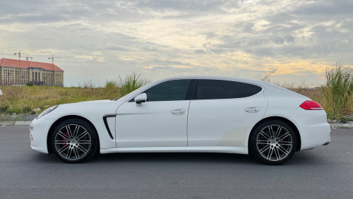 14年保时捷Panamera 4S四驱高性能版