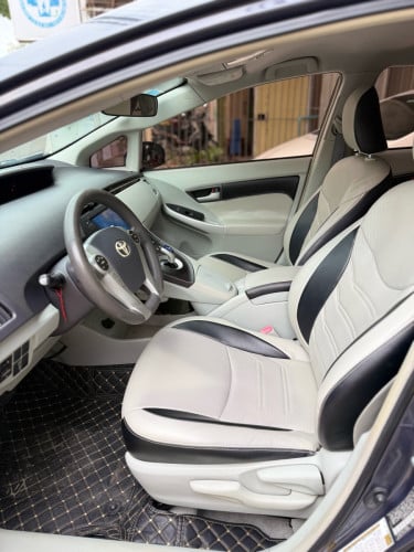 2010 Prius Options3 ប្រផេះ ស្លាកលេខ2BN ឡានស្អាត