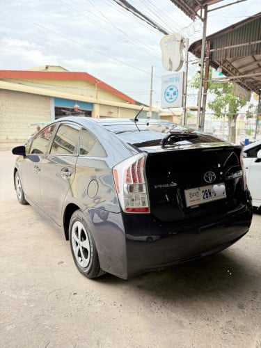 2010 Prius Options3 ប្រផេះ ស្លាកលេខ2BN ឡានស្អាត