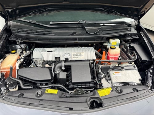 2010 Prius Options3 ប្រផេះ ស្លាកលេខ2BN ឡានស្អាត