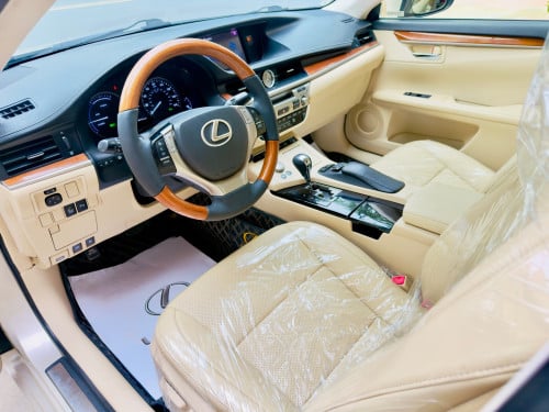 2013 LEXUS ES300h Hybrid Premium Full Option V4 2.5L រថយន្ត​ក្រដាសពន្ធថ្មី​