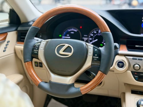 2013 LEXUS ES300h Hybrid Premium Full Option V4 2.5L រថយន្ត​ក្រដាសពន្ធថ្មី​