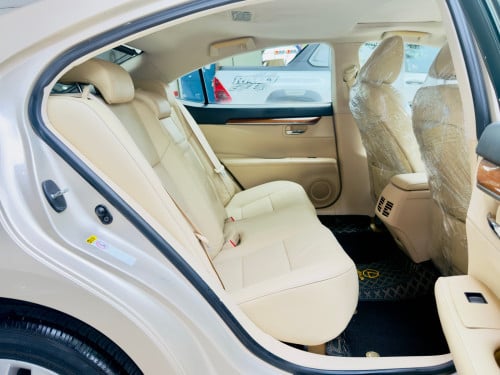 2013 LEXUS ES300h Hybrid Premium Full Option V4 2.5L រថយន្ត​ក្រដាសពន្ធថ្មី​