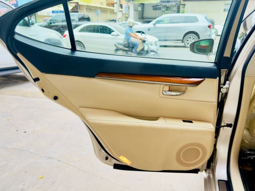 2013 LEXUS ES300h Hybrid Premium Full Option V4 2.5L រថយន្ត​ក្រដាសពន្ធថ្មី​