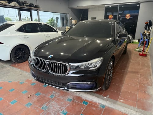 2016 BMW 740i ក្រដាសពន្ធ