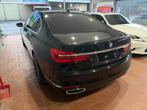 2016 BMW 740i ក្រដាសពន្ធ